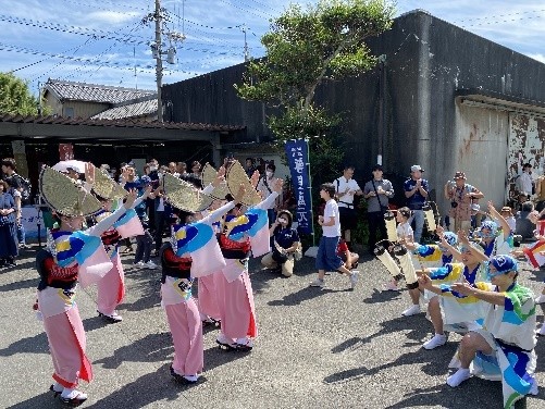 写真：阿波踊りの様子